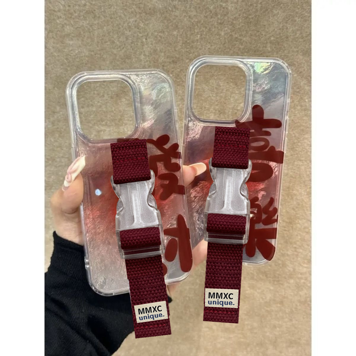 国风发财喜乐适用苹果17 16 15腕带手机壳iPhone14 13 12少女酒红色华为mate60pro 70支架支架小米17定制型号