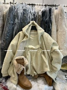 Miss家 羊羔绒套装女2025秋冬加厚软糯运动休闲风外套短裤两件套