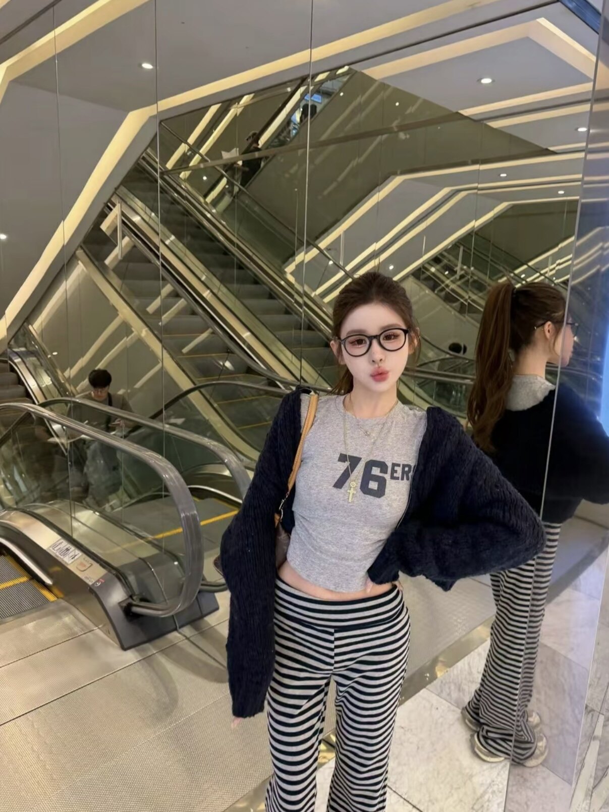 Miss家 松弛韩女 2026秋季新款藏蓝色颗粒感仿手打毛衣开衫外套女