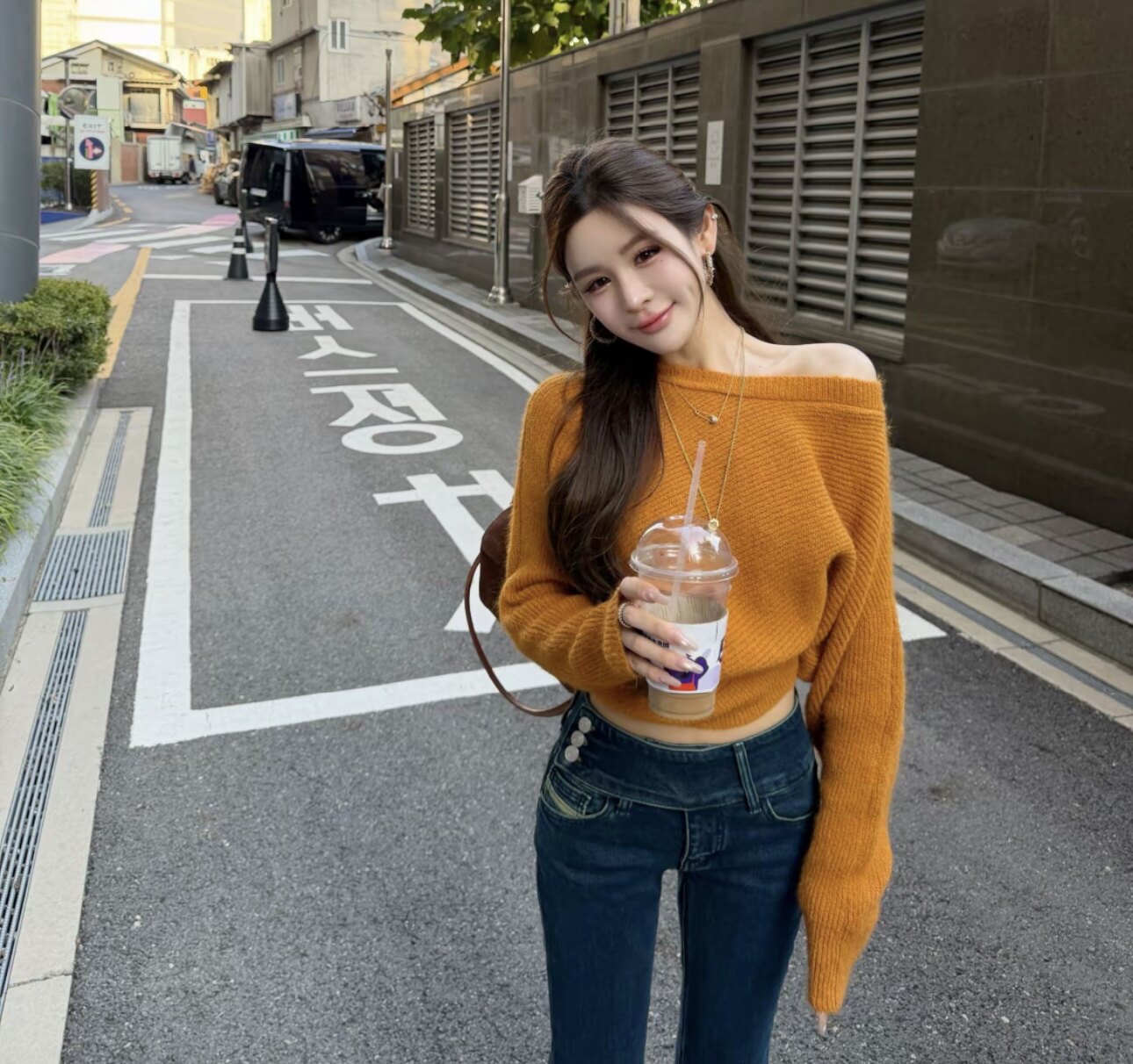 Miss家 2026秋冬新款宽松显瘦设计感斜领露肩长袖针织衫毛衣女