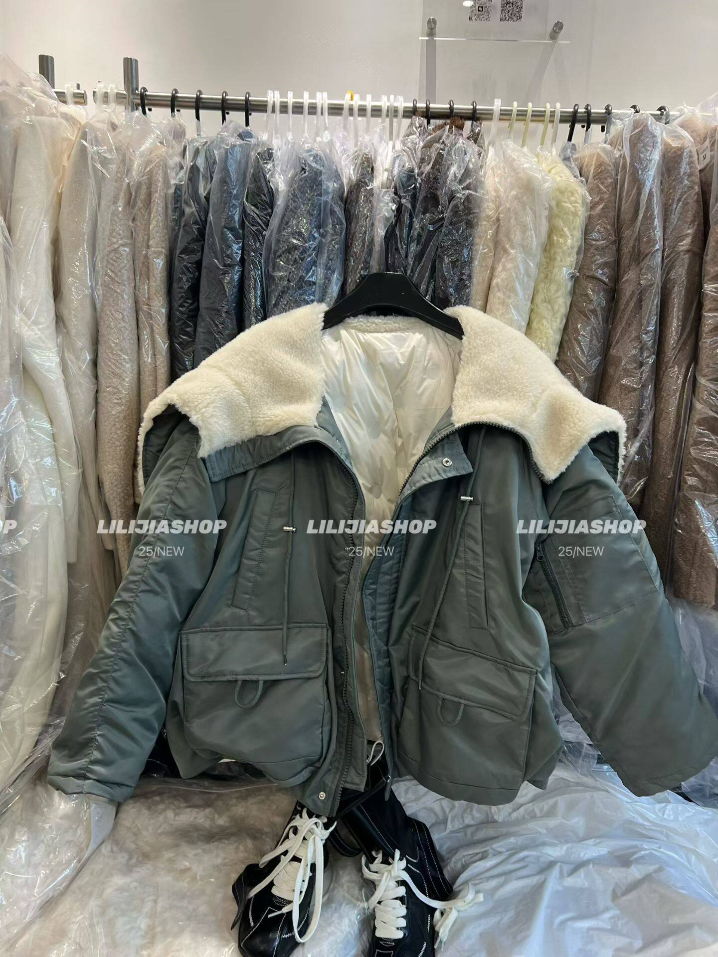 Miss家 2025冬韩版时尚百搭宽松羊羔毛大翻领保暖加厚羽绒服外套,女装/女士精品,羽绒服,淘宝优惠券,粉丝福利购,淘宝优惠卷