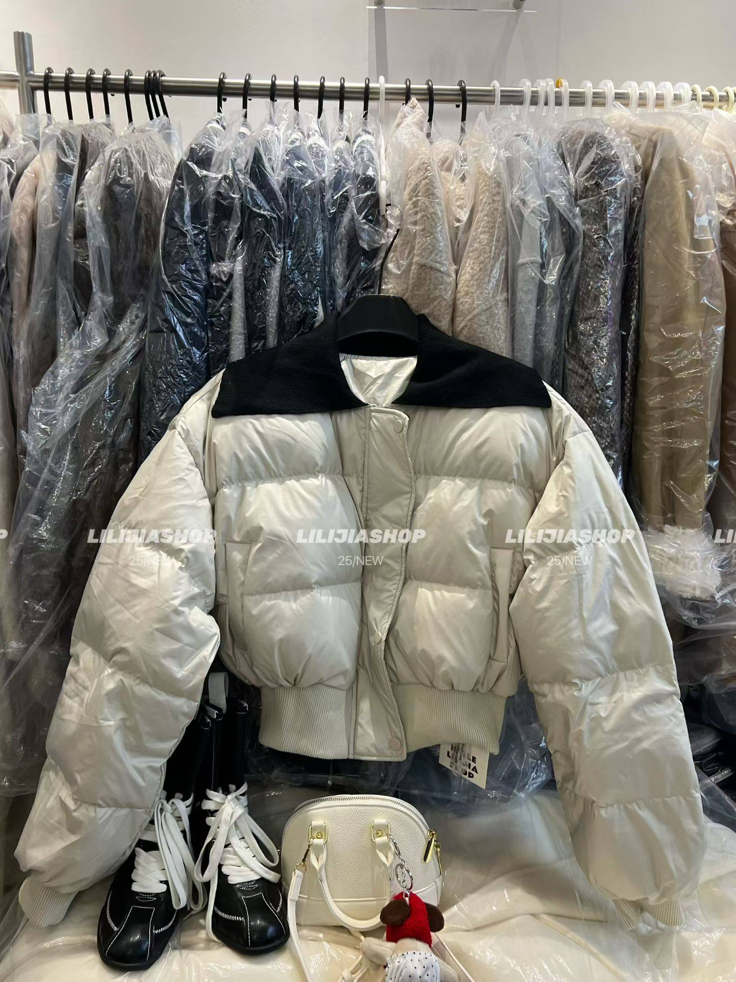 Miss家 2025秋冬新款韩版时尚百搭宽松显瘦翻领拼接羽绒服外套女