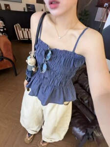 Miss家 2026夏季新款韩版时尚百搭显瘦蓝色格子褶皱吊带背心女