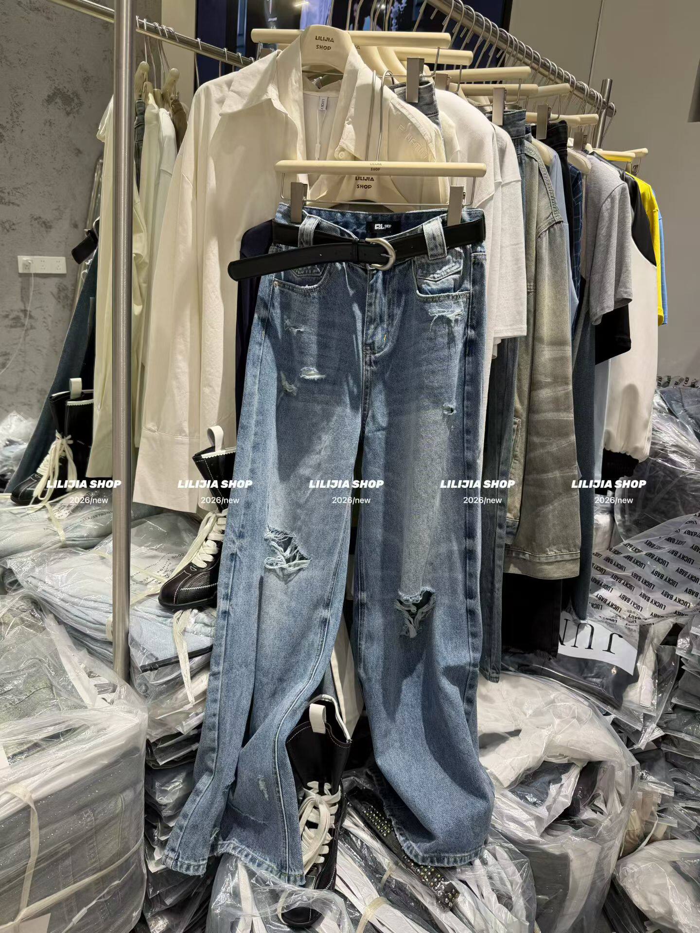 Miss家 2026新款韩版时尚百搭高腰显瘦直筒破洞阔腿裤女牛仔裤