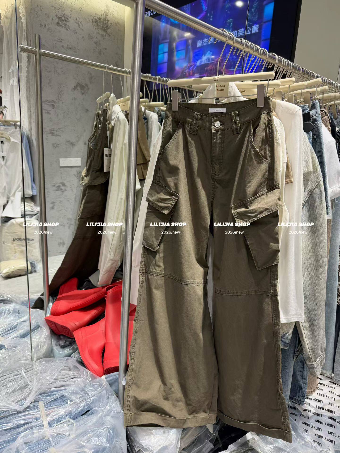 Miss家 2026春夏新款韩版时尚百搭显瘦军绿色高腰显瘦阔腿工装裤