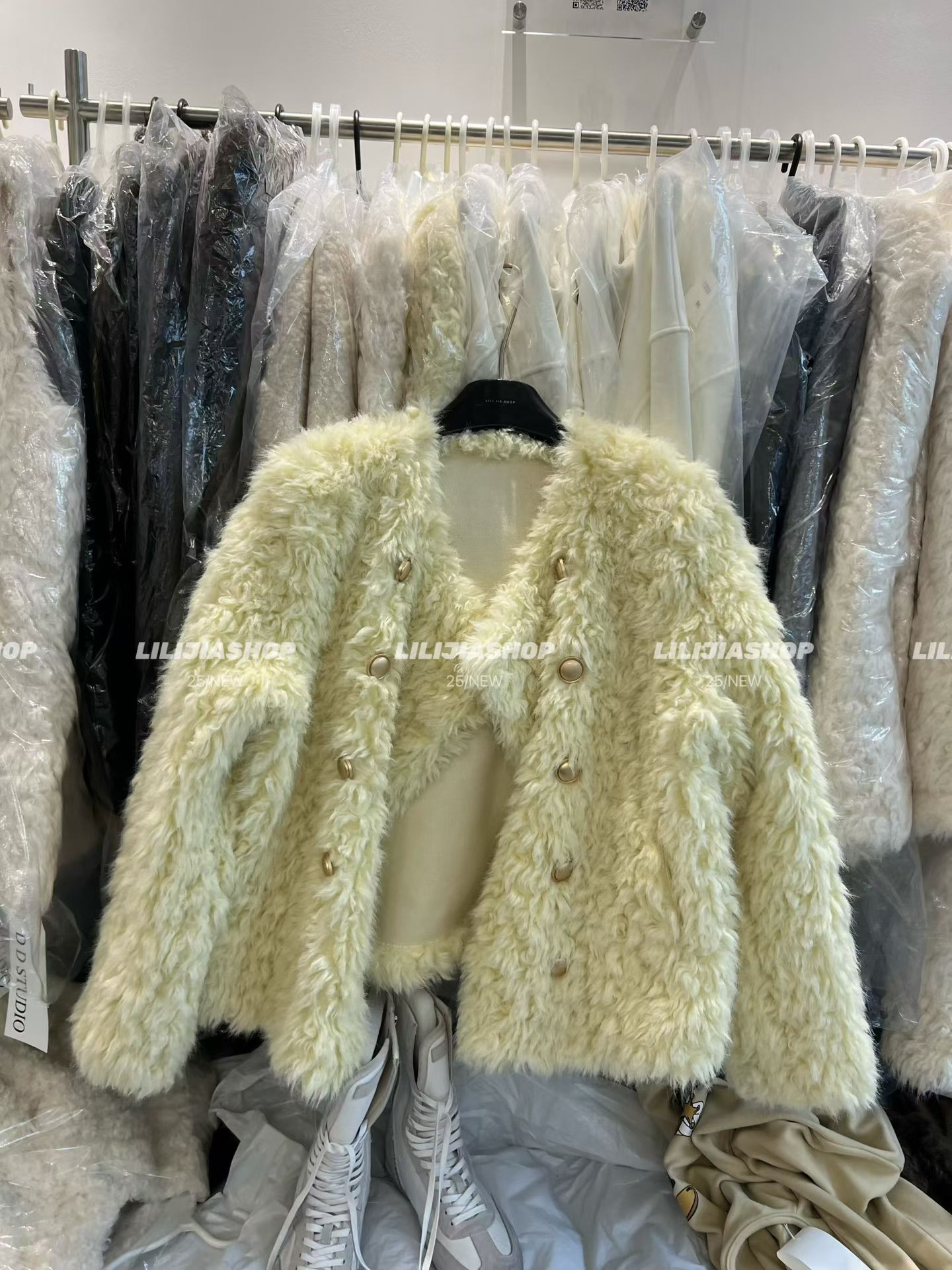 Miss家2025秋冬新款韩版时尚百搭宽松显瘦小香风皮毛一体毛毛外套