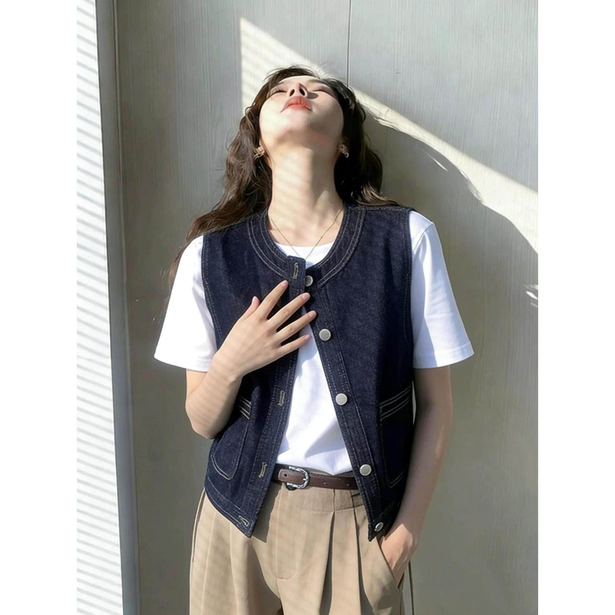港风时尚单排扣复古牛仔马甲女夏季新款无袖圆领叠穿百搭显瘦上衣