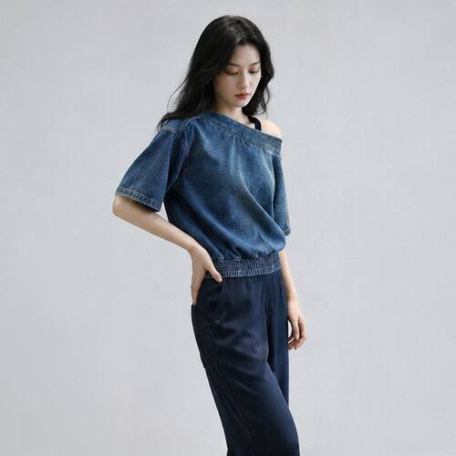 新款今年流行爆款别致斜肩牛仔短袖女2026夏季薄款轻奢高级感上衣