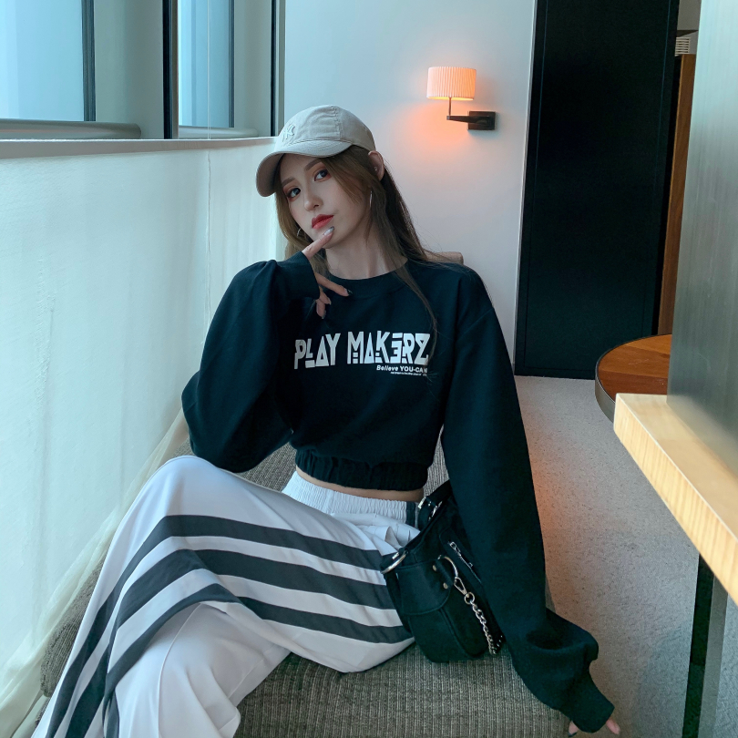 Real price ~ versatile letter printed long sleeve short sweater