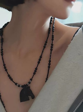 黑檀木马头吊坠项链时髦小众复古黑色串珠毛衣链