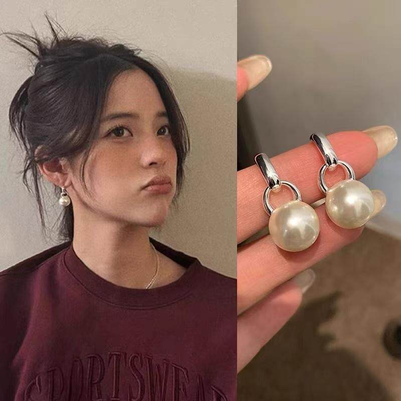欧阳娜娜同款珍珠耳钉小众设计高级感气质百搭玛瑙耳饰女百搭