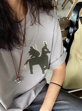 小众设计秋冬新款棕色皮绳金属吊坠项链抽象银色长款毛衣链美拉德