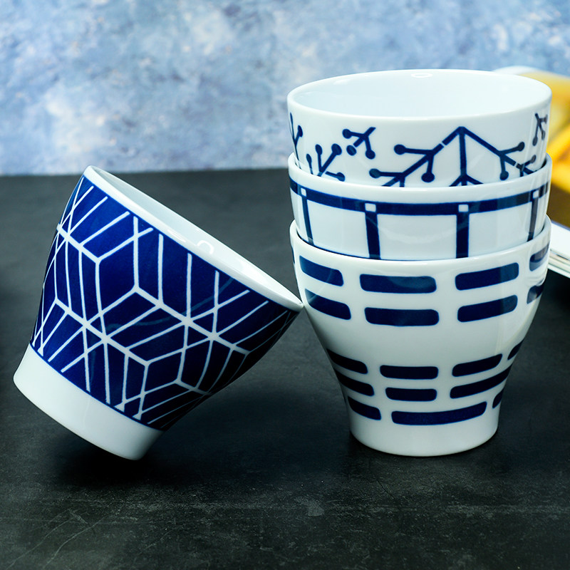 日本进口青花瓷茶杯喝水杯几何图案陶瓷茶具家用主人杯无柄杯新款
