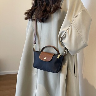 小众新款饺子包包2025时尚休闲百搭斜挎手机包可爱简约手提小包