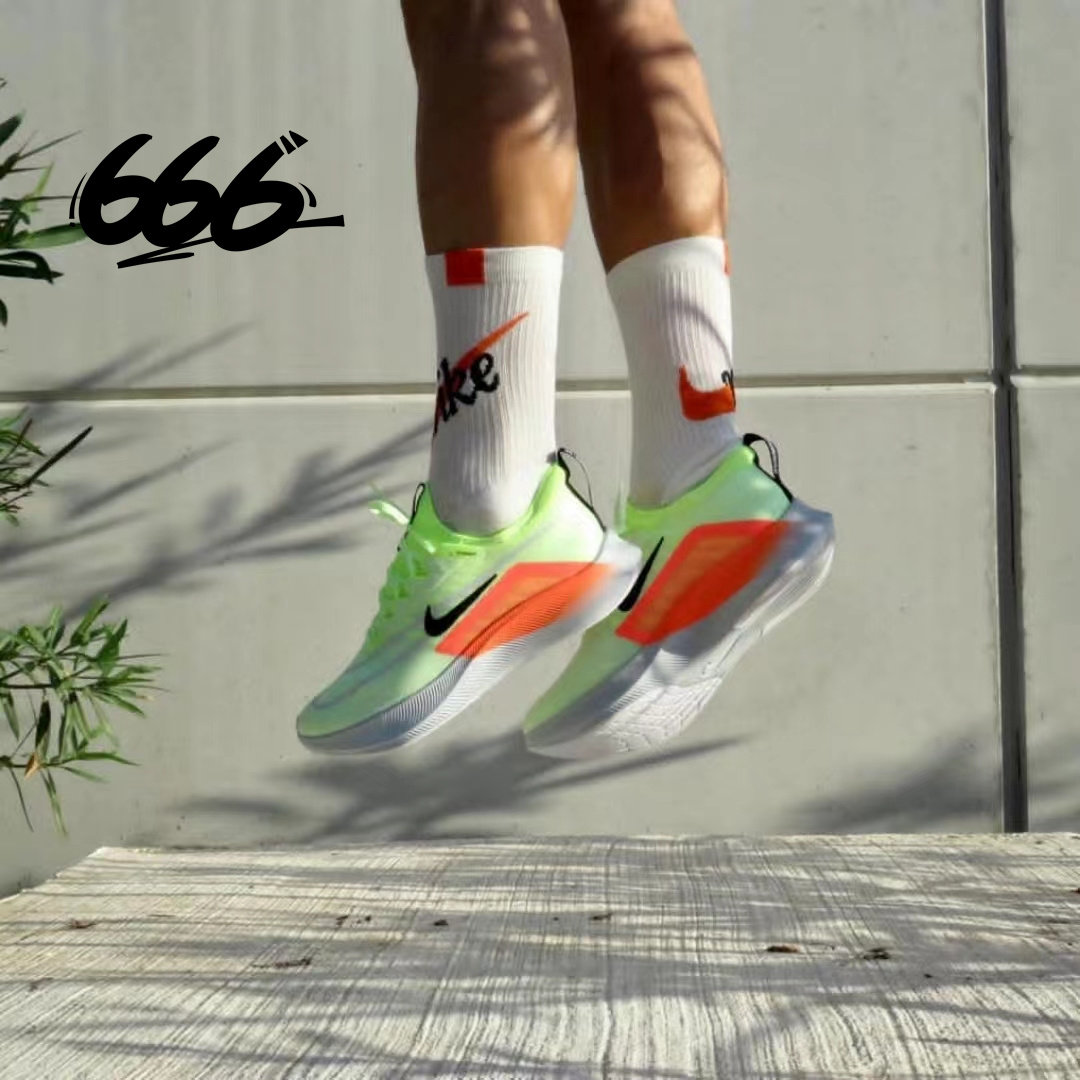 老陆耐克 Zoom Fly 4 男女马拉松缓震碳板运动跑步鞋 CT2392-004