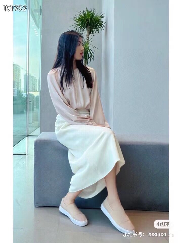 绍兴美代 THEORY  圆领泡泡袖真丝衬衫M0102507 $285现PSL - 实物图