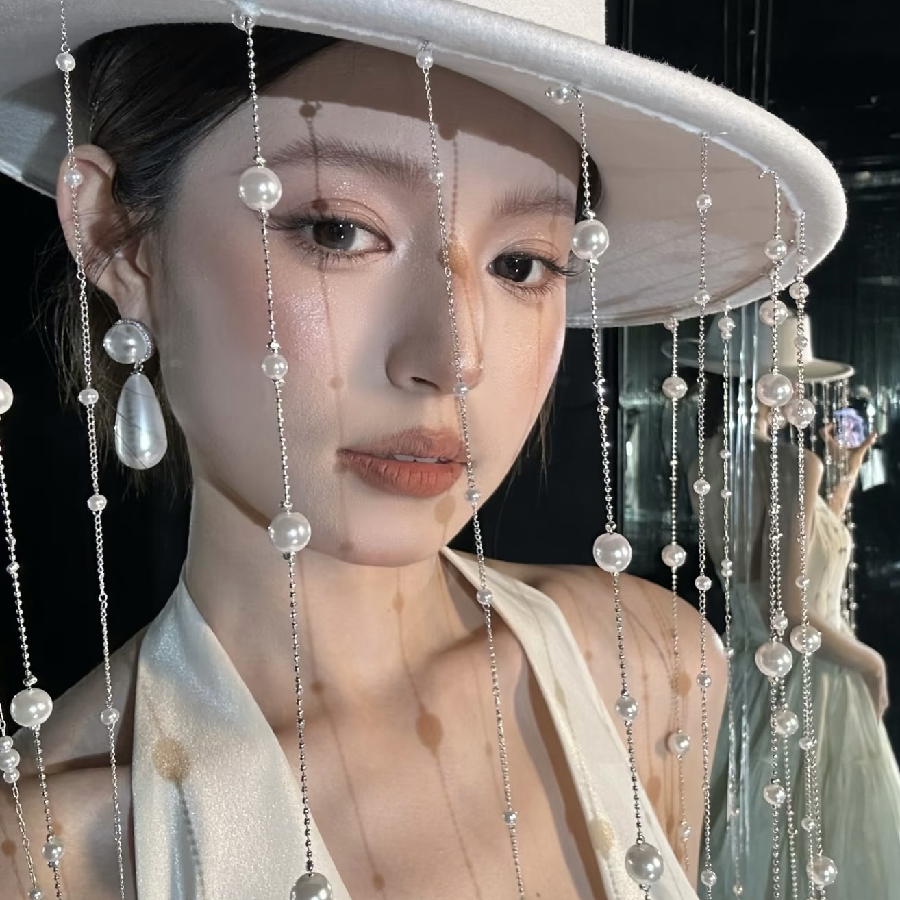 新娘街拍珍珠流苏帽婚纱照配饰秀场模特复古优雅气质奢华贵妇礼帽