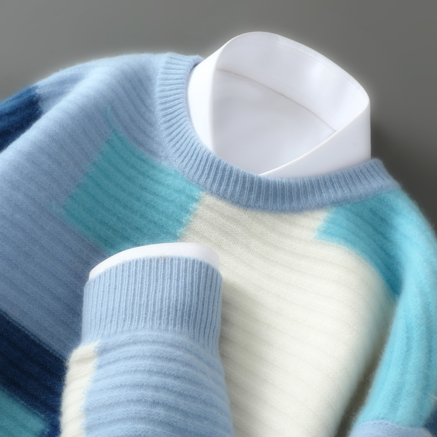 纯羊毛衫男青年圆领加厚撞色