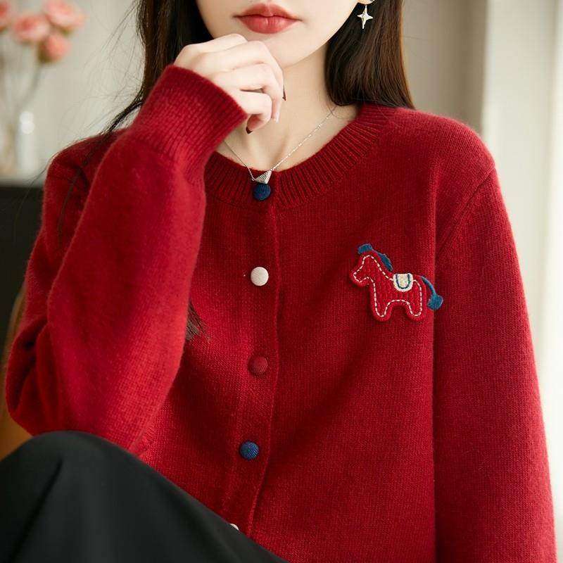 新年红圆领精纺羊毛开衫女加厚小马绣花针织毛衣宽松羊绒外套上衣,女装/女士精品,毛针织衫,淘宝优惠券,粉丝福利购,淘宝优惠卷