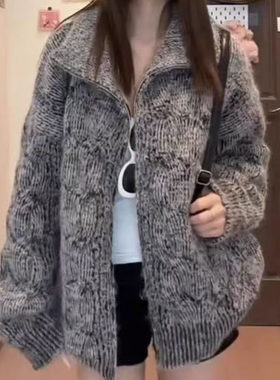 黑色慵懒风高领开衫毛衣女
