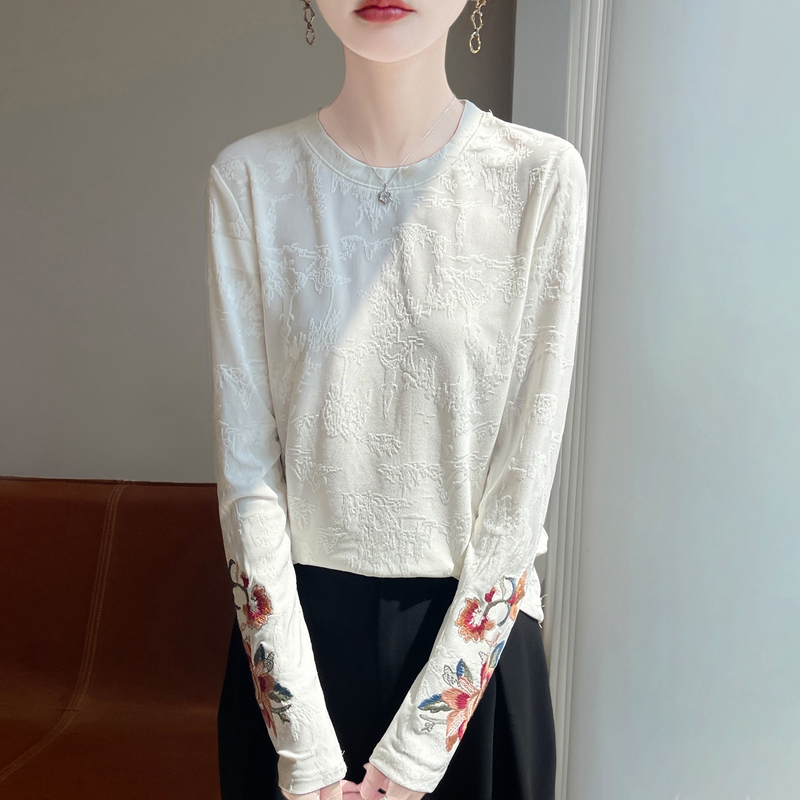 气质奢华缎面圆领衬衫女