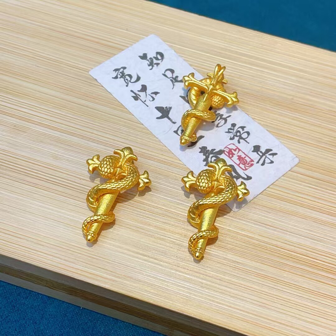 久不掉色金店沙金黄金色古法空心蛇年生肖灵蛇十字权杖吊坠戒指女