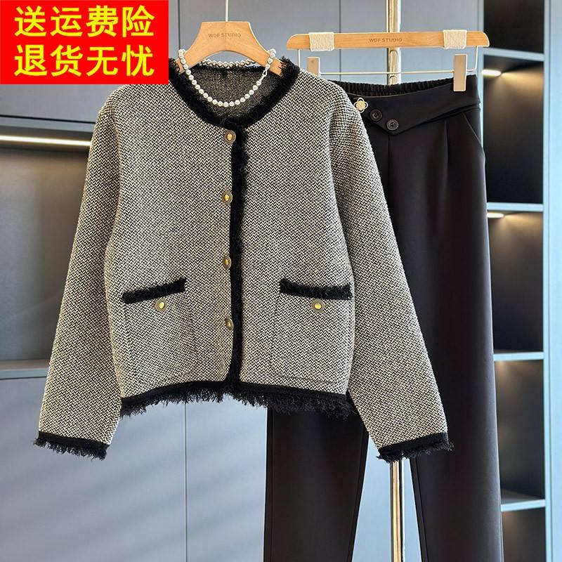 年轻妈妈小西装外套女秋装新款洋气小个子中老年40岁小香风上衣