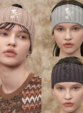 UNALLOYED正品22新款手工编织纯色头带发带毛线复古百搭针织运动