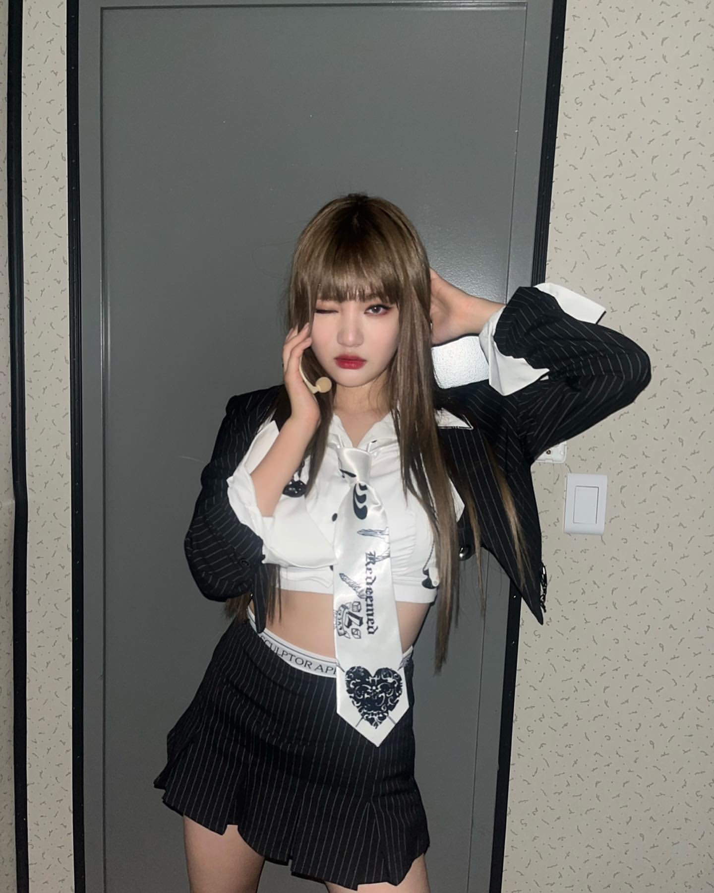 SCULPTOR宁艺卓同款短款西装