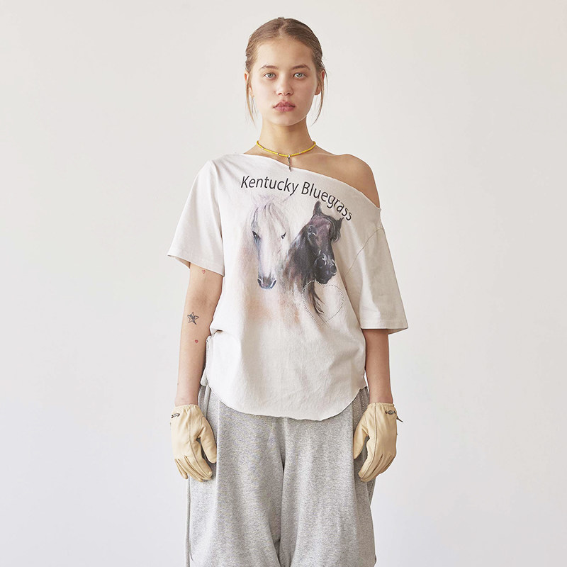 现货郑伊安金泫雅同款SCULPTOR25夏露肩设计印花短袖T恤韩国代购