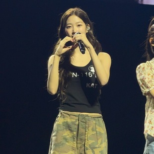 中村一叶同款现货LCDC 25夏季修身字母猫咪印花短款无袖背心韩代