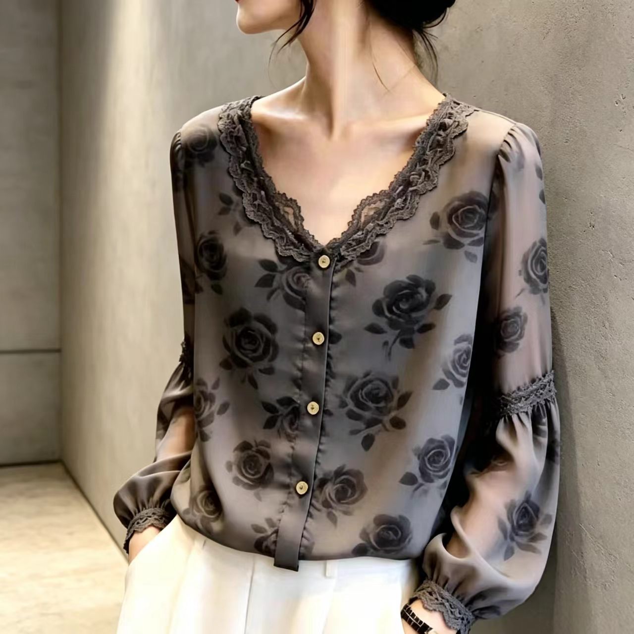 法式V领玫瑰印花衬衫2026年新款女蕾丝边纽扣设计感开衫上衣