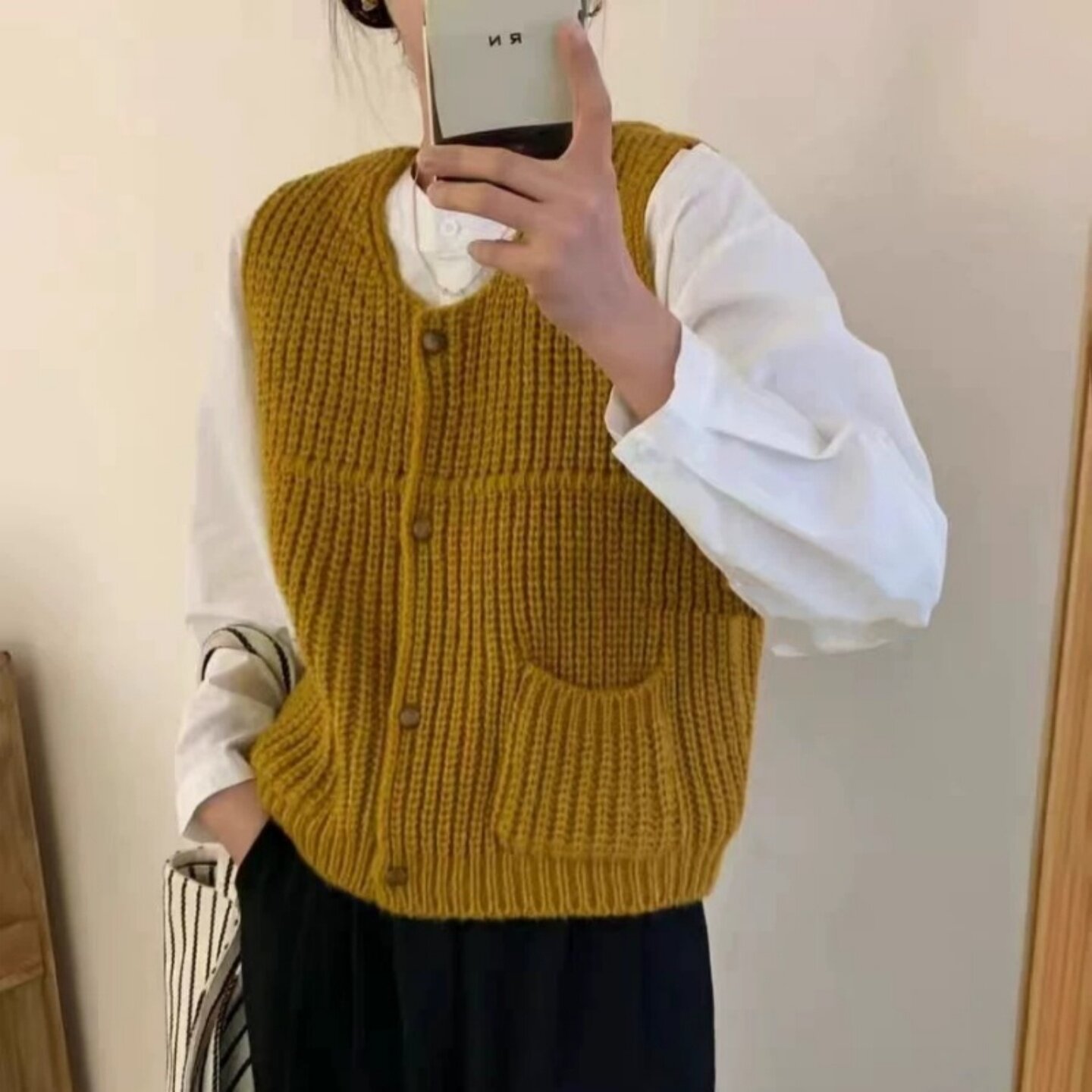 韩版秋冬新款纯羊毛针织马甲女黄色圆领羊绒开衫外穿叠穿背心上衣