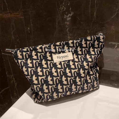 韩国大牌D收纳手拿大容量化妆包