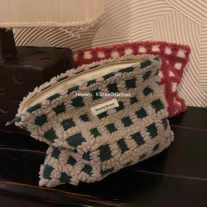 HEYONI韩国高级感华夫格化妆包女大容量圣诞旅行收纳毛绒洗漱包