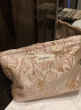 HEYONI韩国超美鎏金花朵化妆包女大容量收纳袋出游便携洗漱手拿包