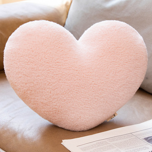 法式奶油风粉色爱心抱枕毛绒玩具靠枕办公室腰枕靠垫飘窗装饰简约