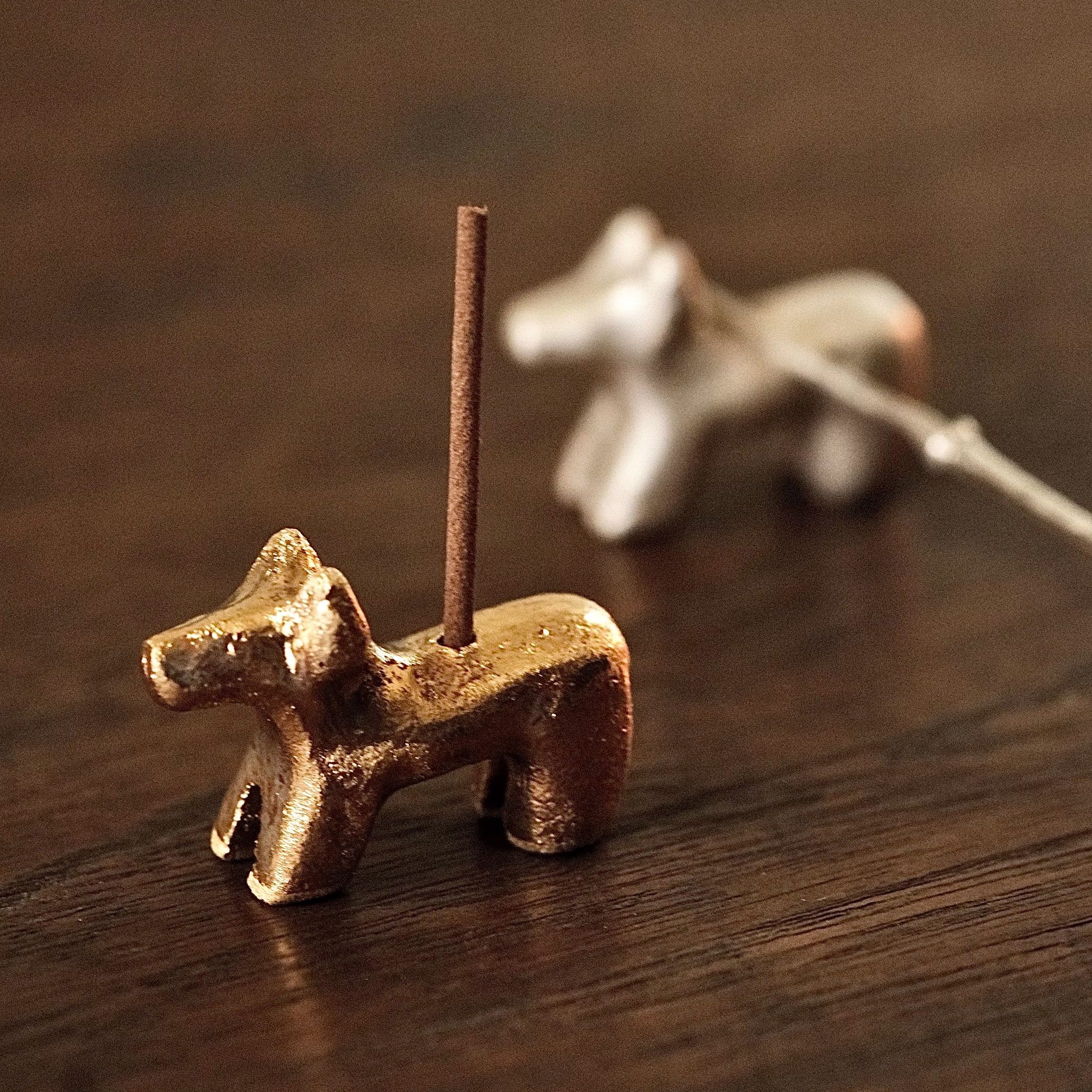 不亦室 吴一延手作金银彩小狗搁置香插两用款 笔搁茶搁香插,家居饰品,香托/香盘/香座/香插,淘宝优惠券,粉丝福利购,淘宝优惠卷