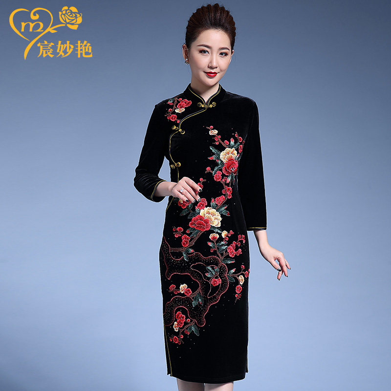 2018春装新款连衣裙长款妈妈装金丝绒刺绣婚宴礼服女士中年旗袍裙