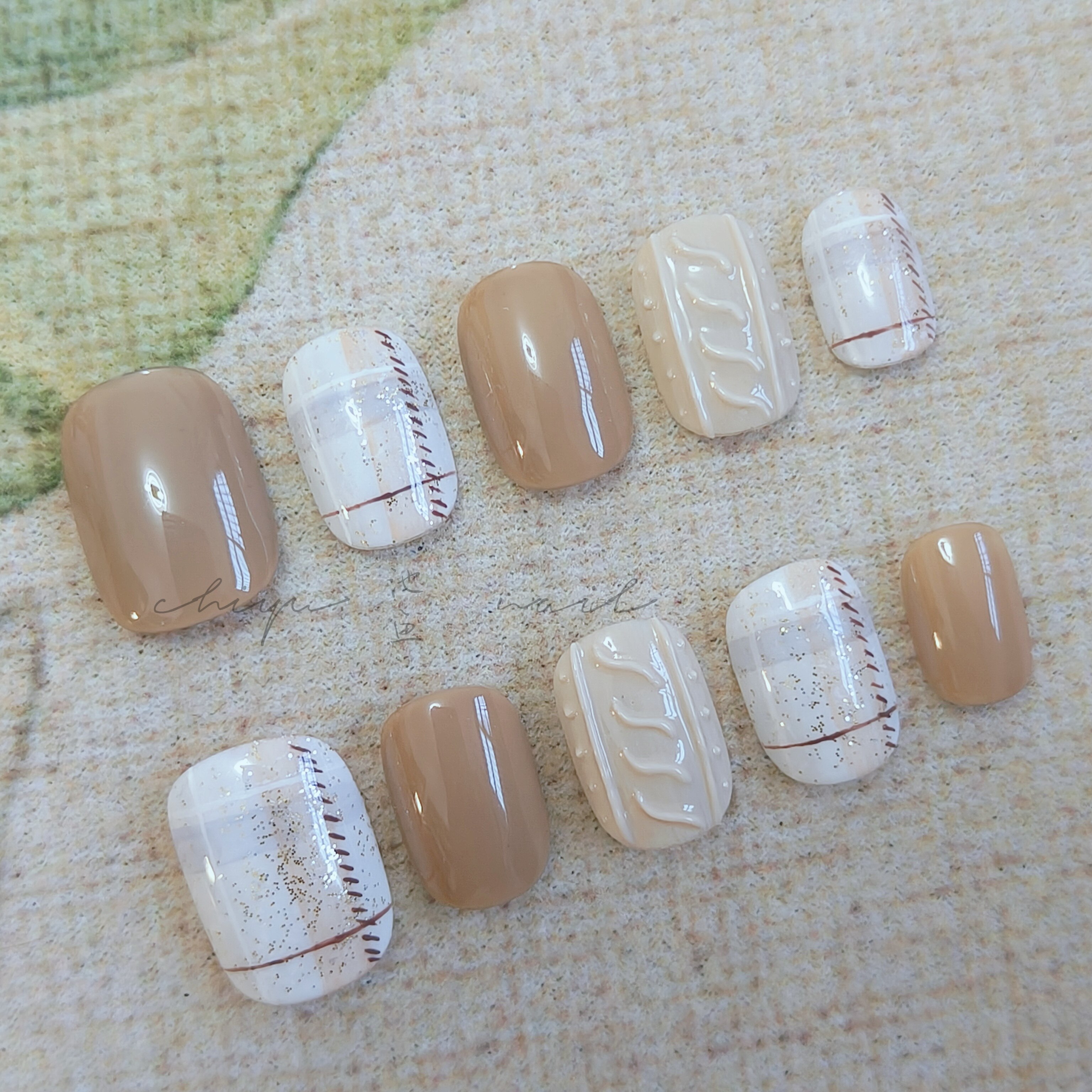 秋冬奶茶色毛呢格纹手绘毛衣纹纯手工穿戴甲ins百搭短款美甲