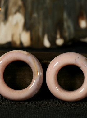 战国红玛瑙同料戒指