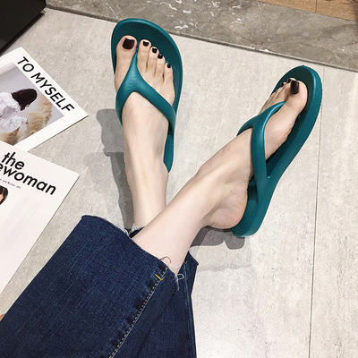 新款高级感加厚底人字拖女士沙滩