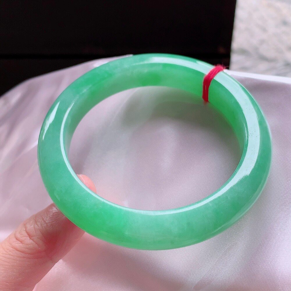 58圈口正圈满色苹果绿缅甸翡翠缅甸翡翠