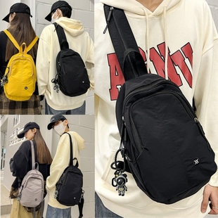 中大童登山小背包儿童户外出行胸包女孩简约百搭男生帅气潮双肩包