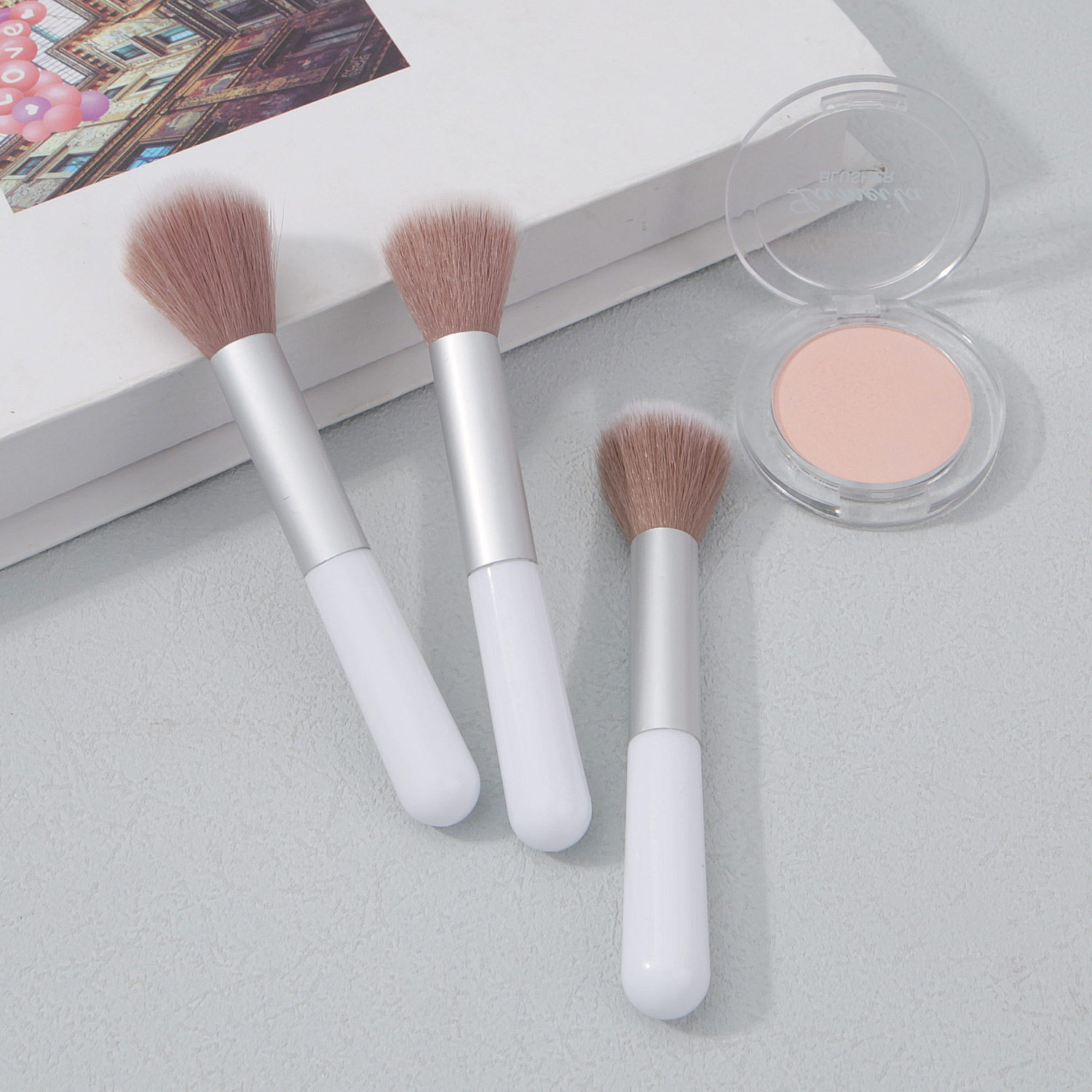 新品小奥丁腮红刷粉底刷散粉刷修容刷化妆刷子美妆工具