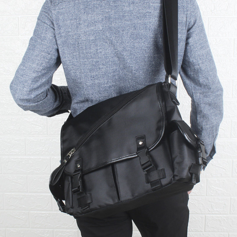 男单肩包斜挎包时尚休闲包大容量学生书包学院风邮差包牛津布包包