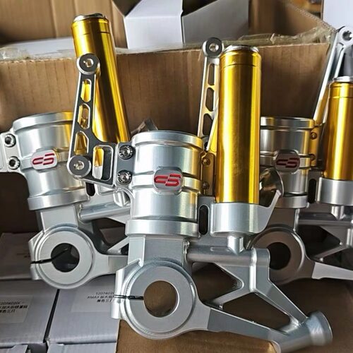 用于雅马哈 TMAX560改装 东竞堂减震脚 108mm前卡钳转接码 前减震