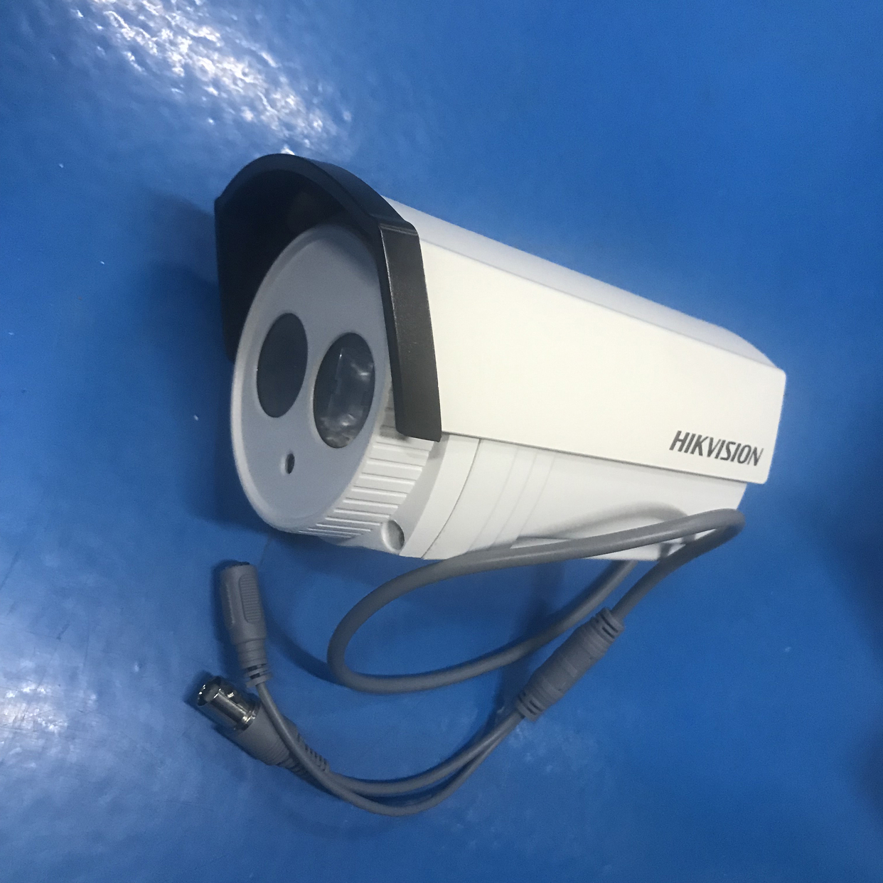 全新海康威视家用100万720P同轴彩色摄像机闭路线DS-2CE16C2T-IT3