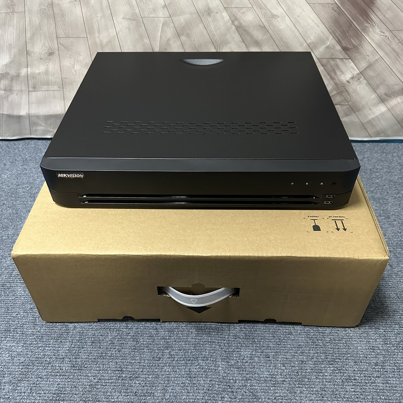全新海康威视DS-8816N-R8硬盘录像机DS-8832N-R8主机NVR-J8-16/32
