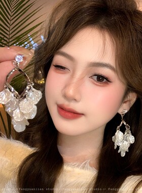 白茶素时 法式白色花瓣流苏耳环女海边度假风耳钉独特漂亮耳饰